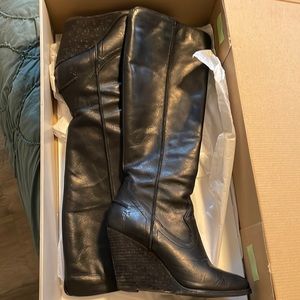 Frye Cece seam Tall black boots. Size 7.5